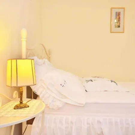 Ivory - Central And Comfortable Daire Split