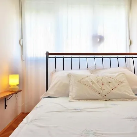 Daire Ivory - Central And Comfortable Split