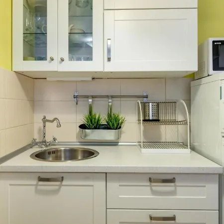 Ivory - Central And Comfortable سبليت